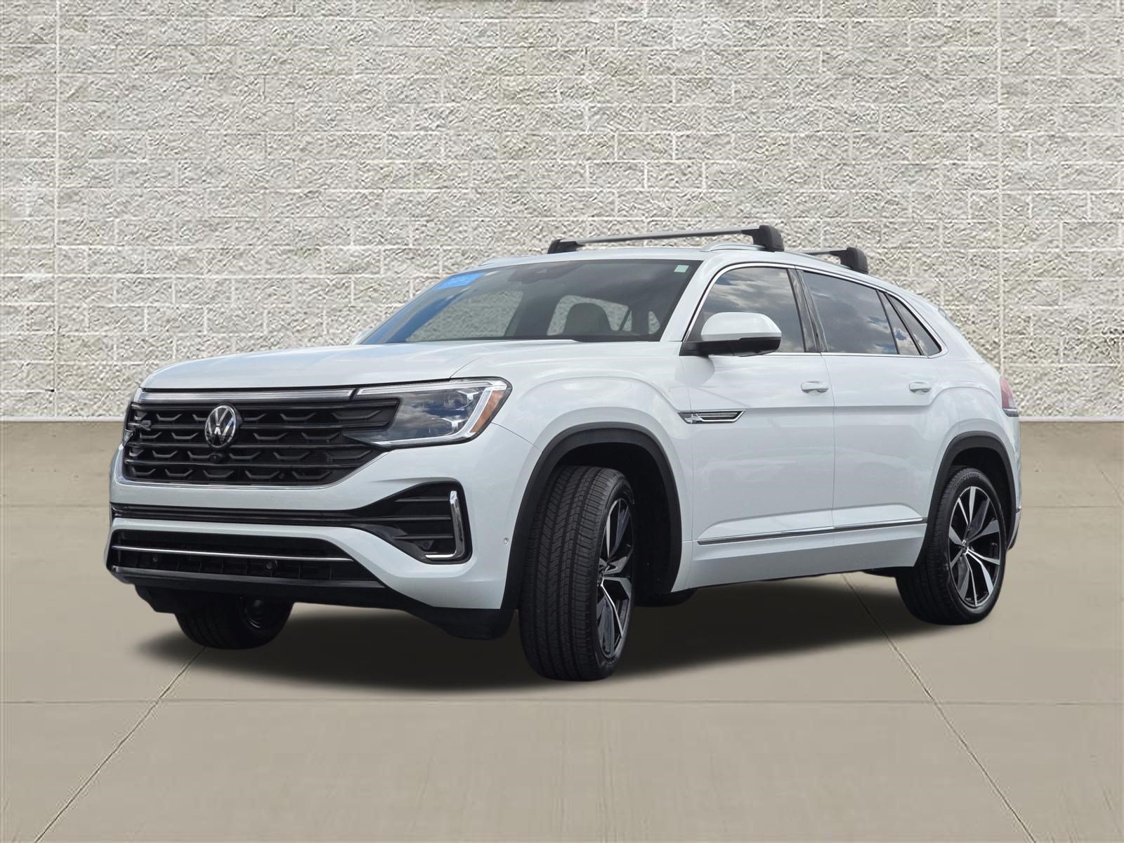 Certified 2024 Volkswagen Atlas Cross Sport SEL Premium R-Line AWD/4WD image 3