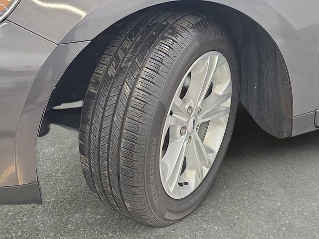 Used 2017 Ford Taurus SE image 28