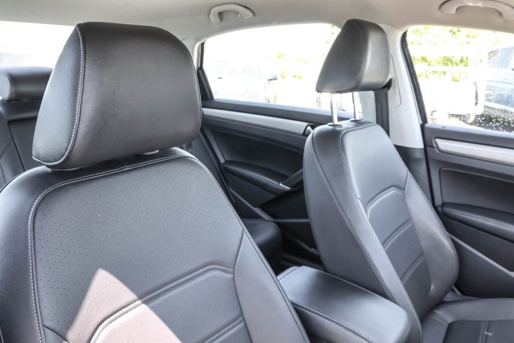 Used 2020 Volkswagen Passat 2.0T SE FWD image 38