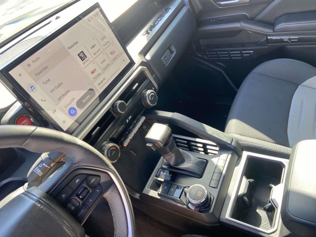 Used 2025 Toyota Tacoma TRD Sport image 28