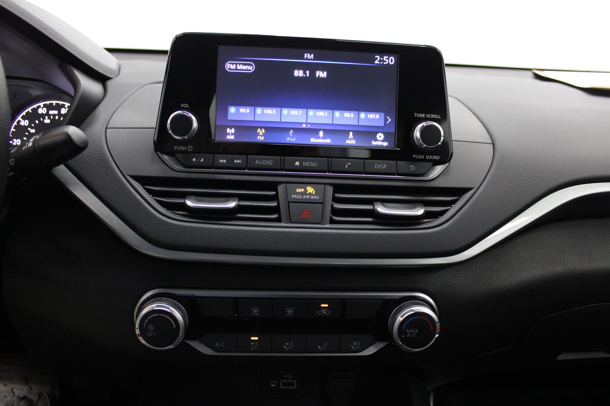 Used 2024 Nissan Altima 2.5 S image 36