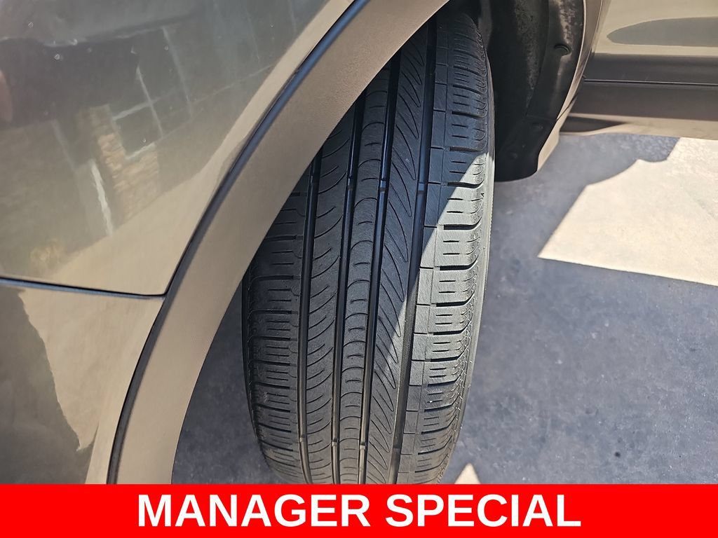 Used 2019 Ford Escape SEL AWD/4WD image 34