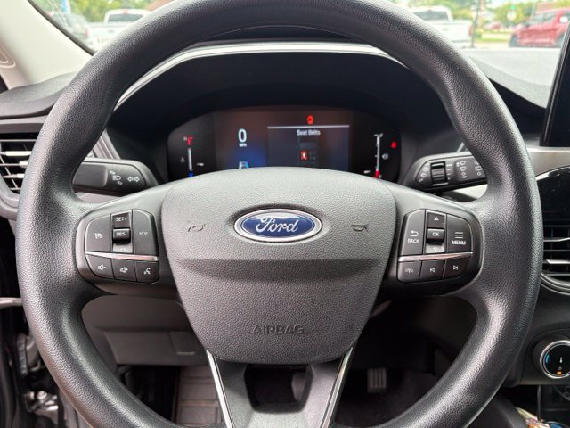 Used 2025 Ford Escape Active AWD/4WD image 18