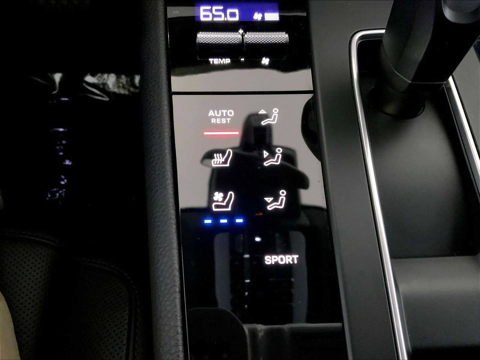 Certified 2025 Porsche Macan image 37