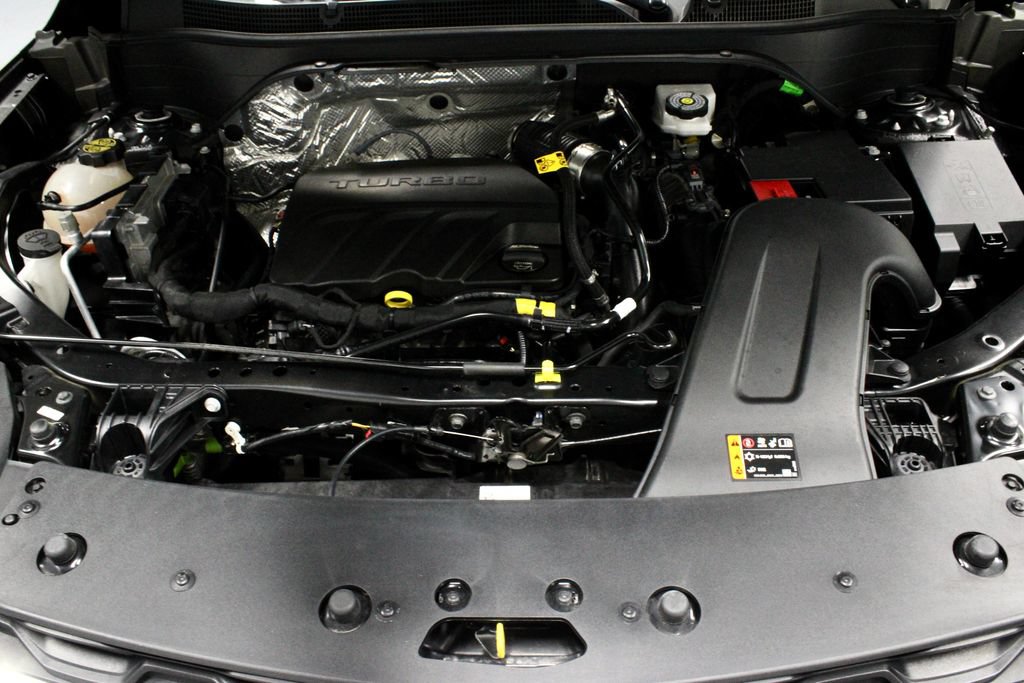 Used 2025 Chevrolet Trax LT FWD image 16