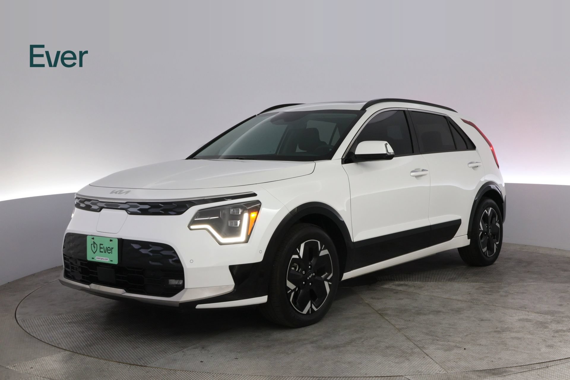 Used 2024 Kia Niro Wave FWD image 2