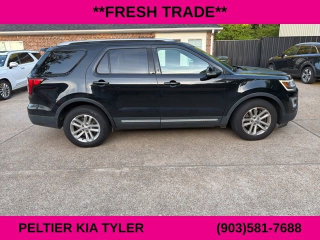 Used 2017 Ford Explorer XLT w/ Equipment Group 202A image 13