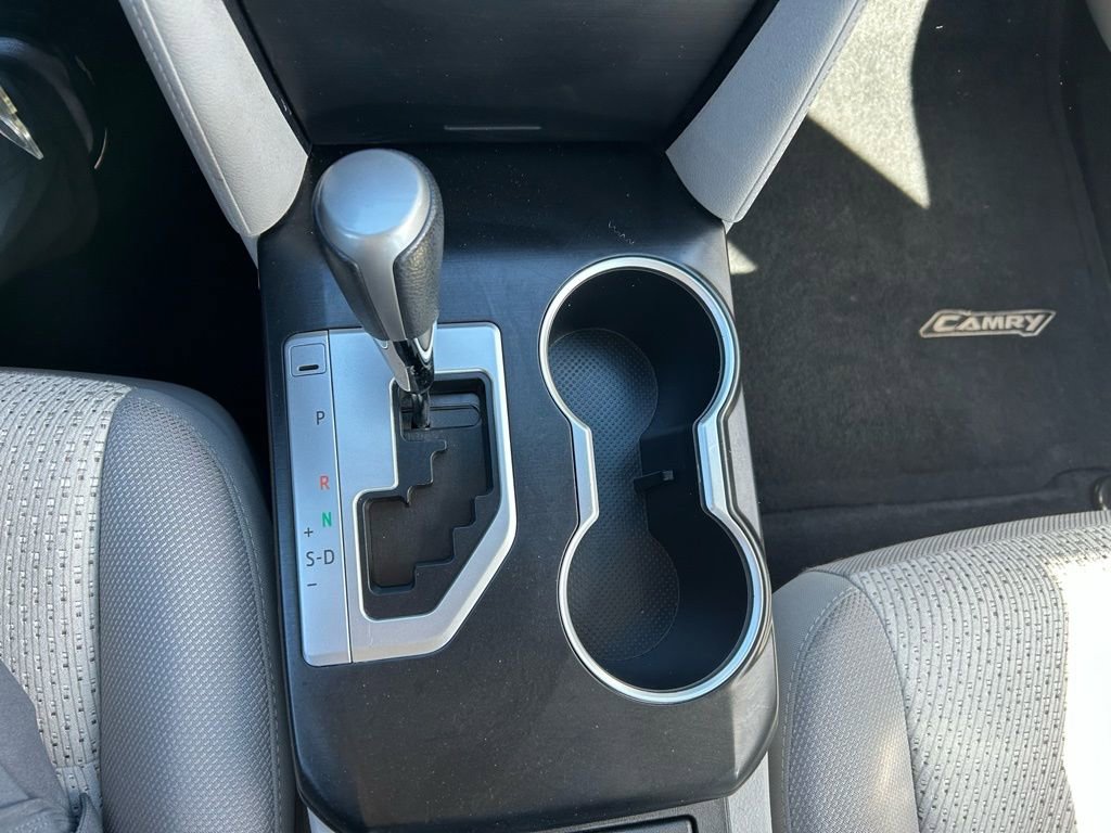 Used 2014 Toyota Camry LE image 17