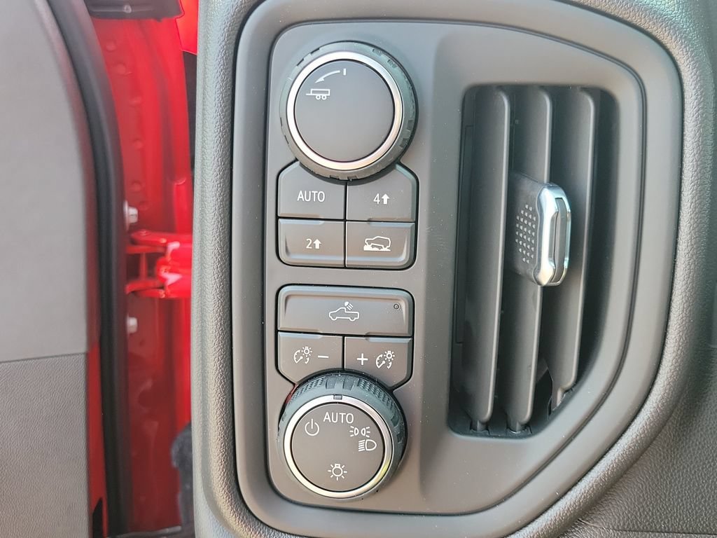 Used 2026 Chevrolet Silverado 1500 W/T w/ WT Value Package AWD/4WD image 15