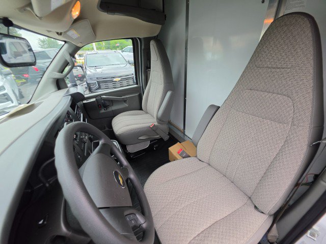 New 2026 Chevrolet Express 3500 RWD image 27