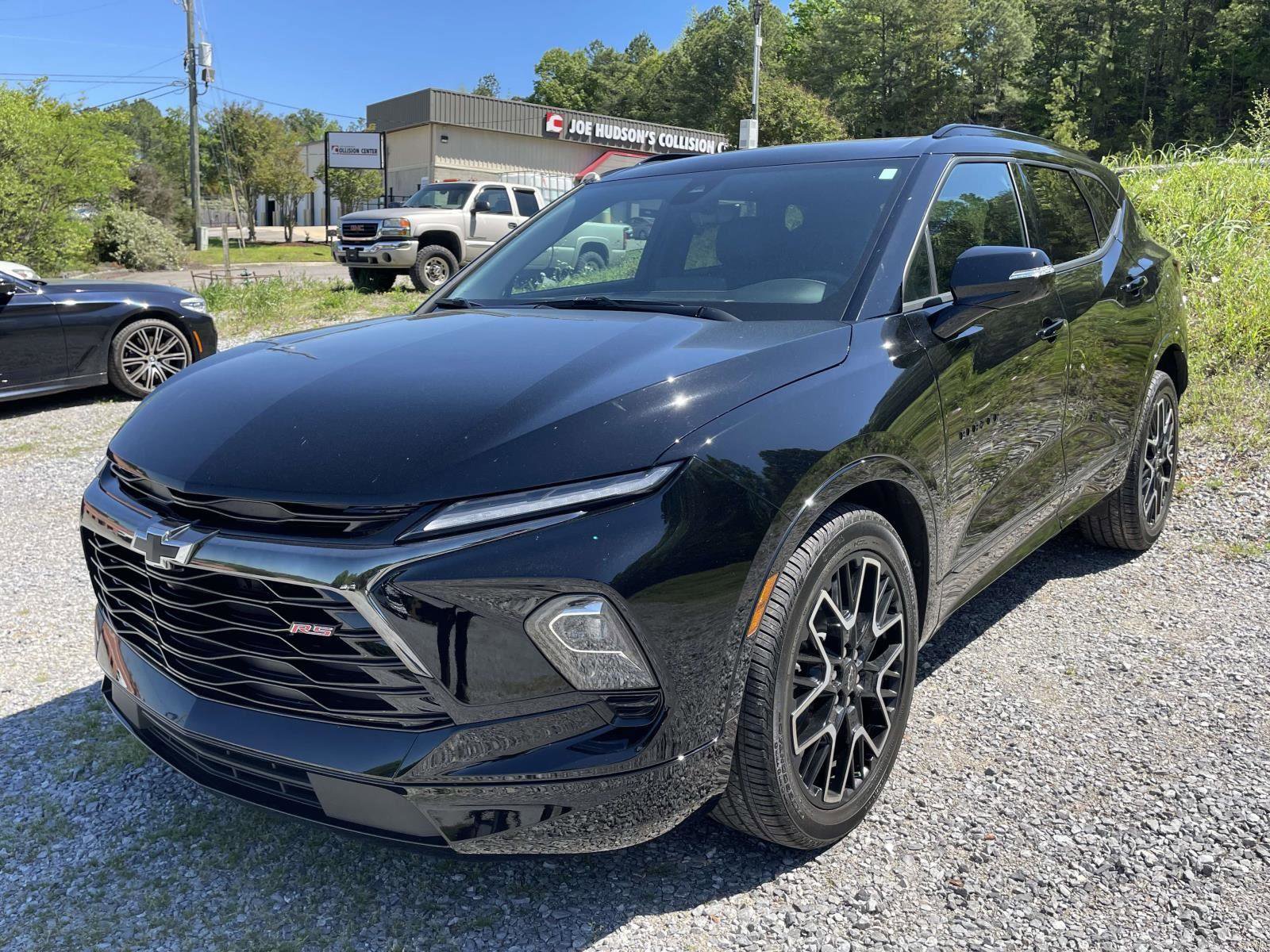 Used 2025 Chevrolet Blazer RS w/ Driver Confidence II Package image 3