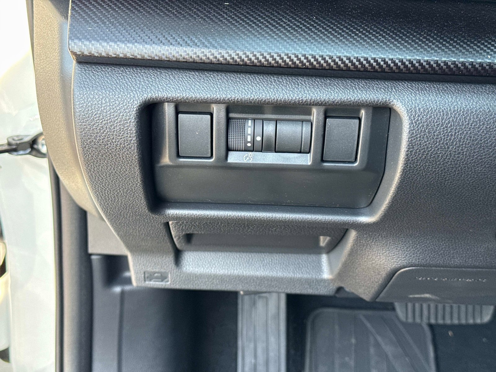 Used 2025 Subaru Crosstrek 2.0i Premium w/ Popular Package #4 image 31