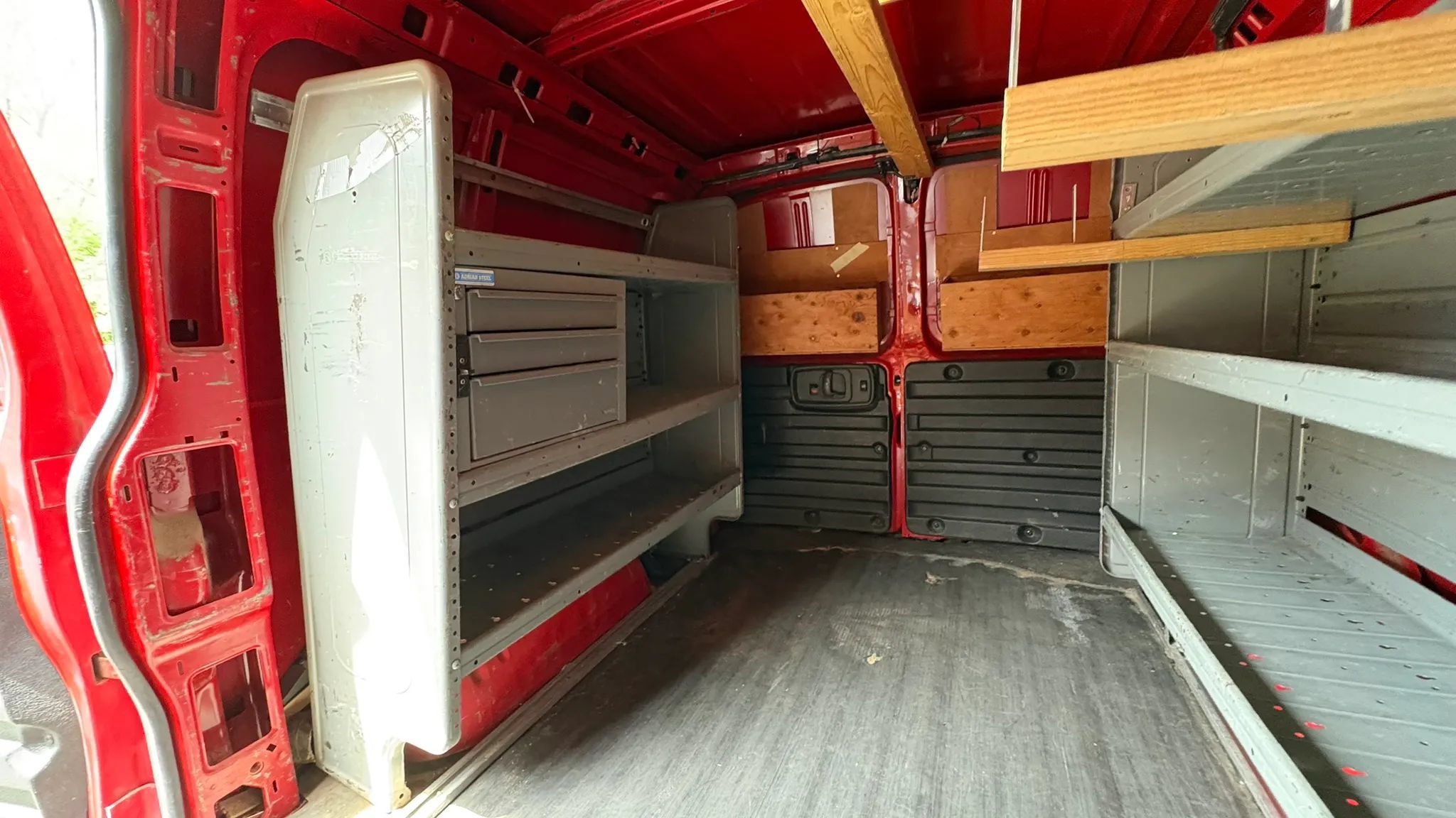 Used 2011 Chevrolet Express 2500 RWD image 26