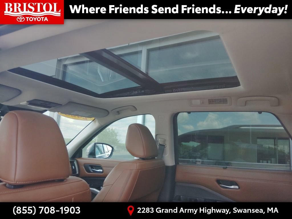 Used 2023 Nissan Pathfinder Platinum AWD/4WD image 20