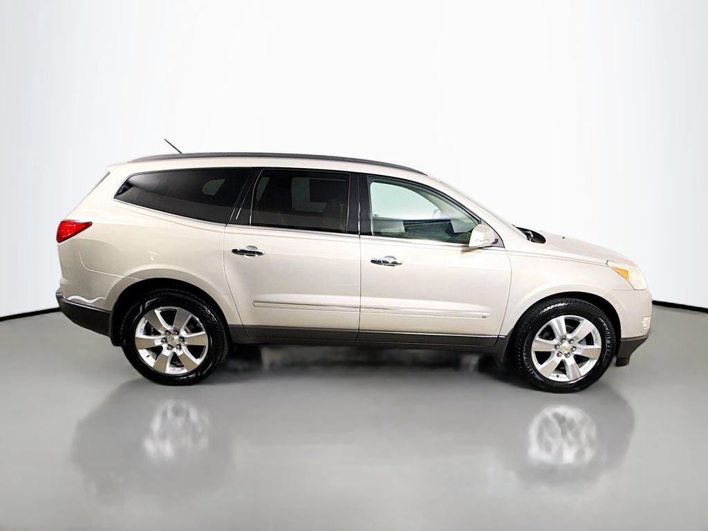 Used 2010 Chevrolet Traverse LTZ FWD image 8