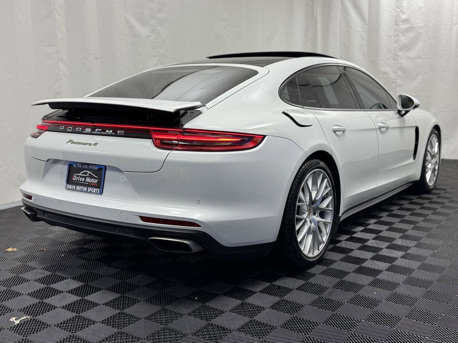 Used 2019 Porsche Panamera 4 image 9