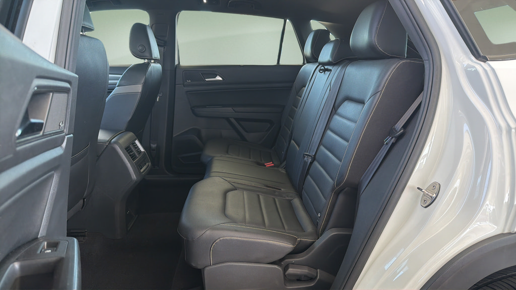 Used 2020 Volkswagen Atlas Cross Sport SEL Premium R-Line AWD/4WD image 17