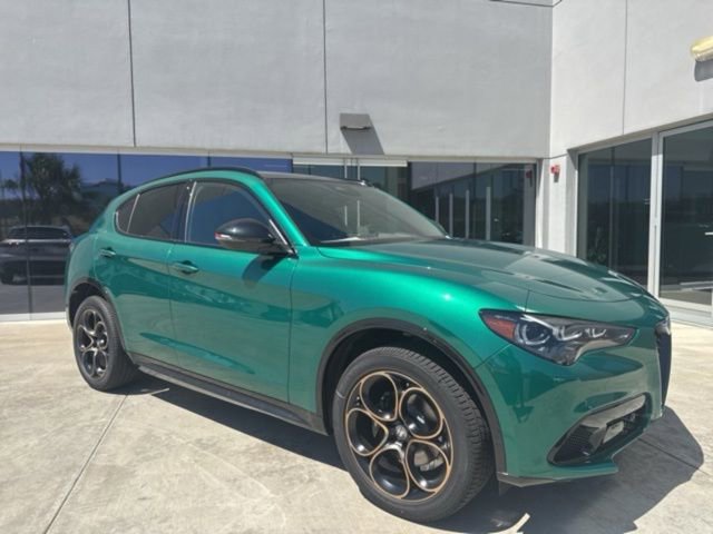 New 2025 Alfa Romeo Stelvio Sprint AWD/4WD image 1