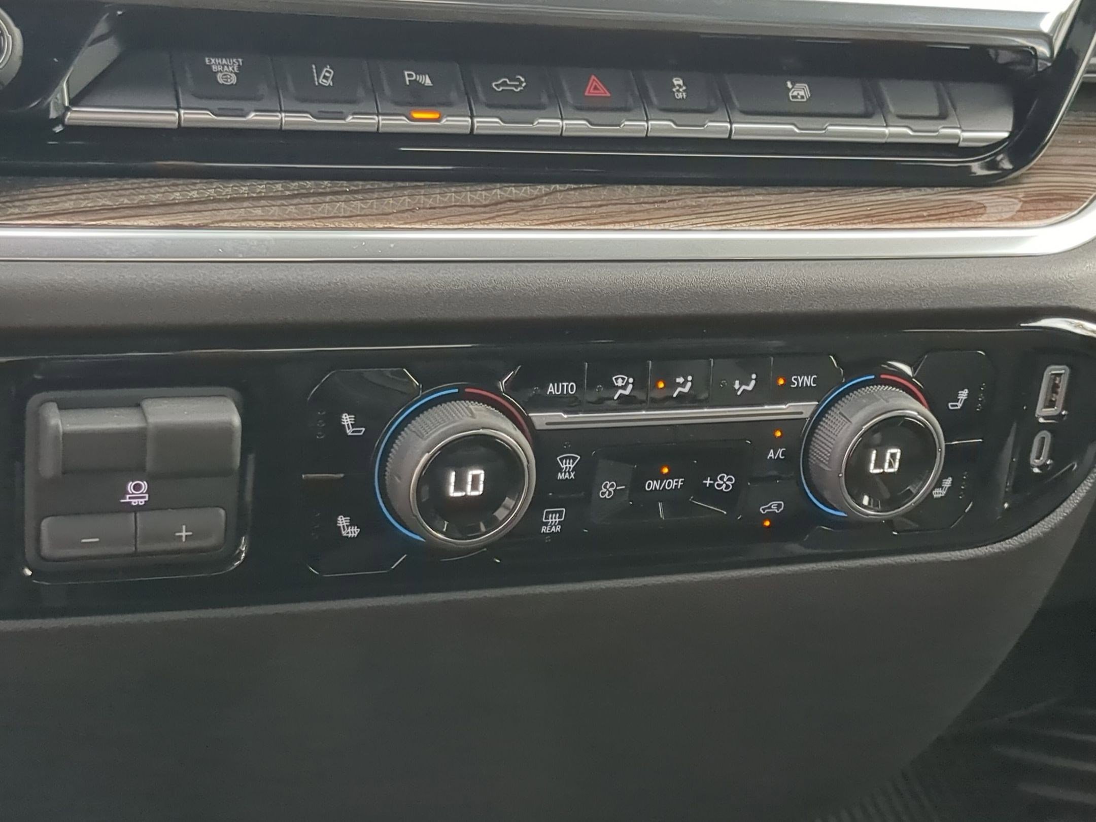 Used 2025 Chevrolet Silverado 2500 LT w/ Safety Package image 18