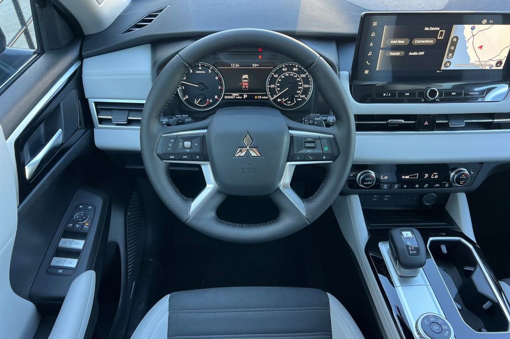 New 2026 Mitsubishi Outlander SE image 15