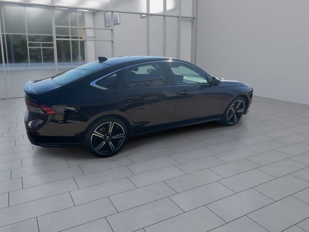 Used 2023 Honda Accord Sport image 9