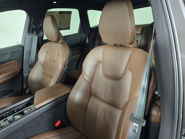 Used 2023 Volvo XC60 T8 Ultimate w/ Climate Package image 23