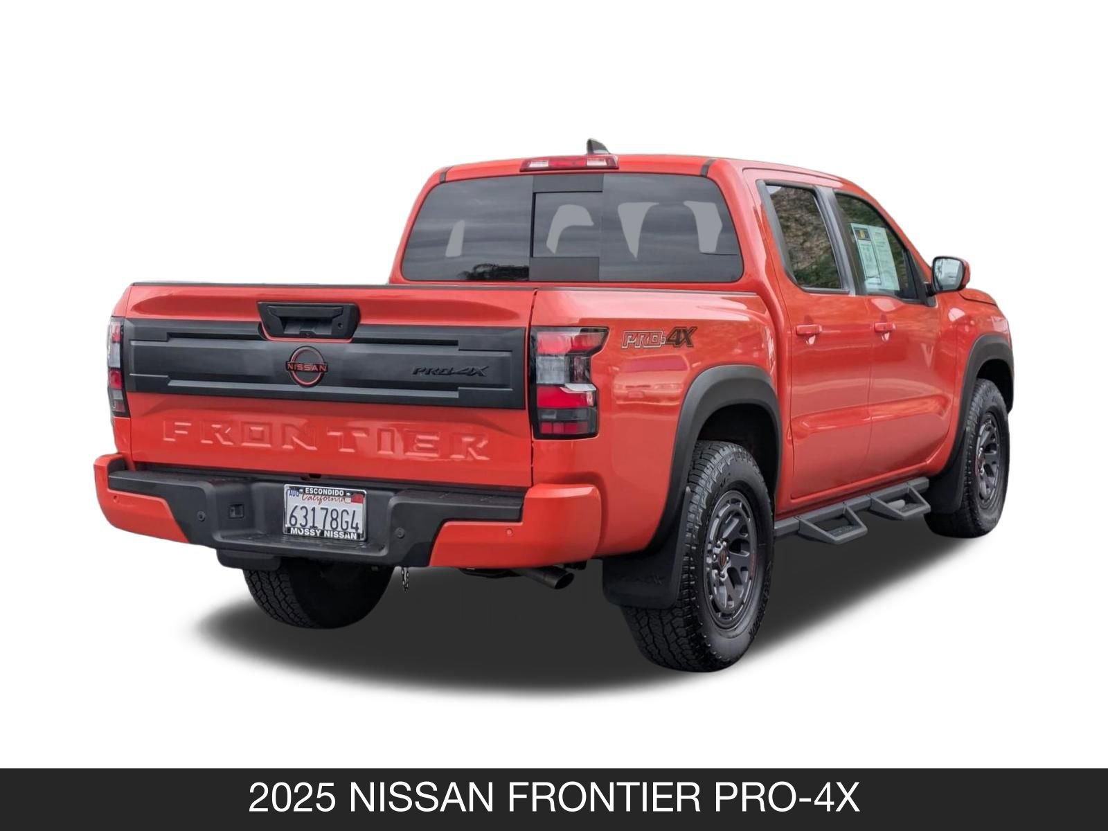 Used 2025 Nissan Frontier PRO-4X image 8