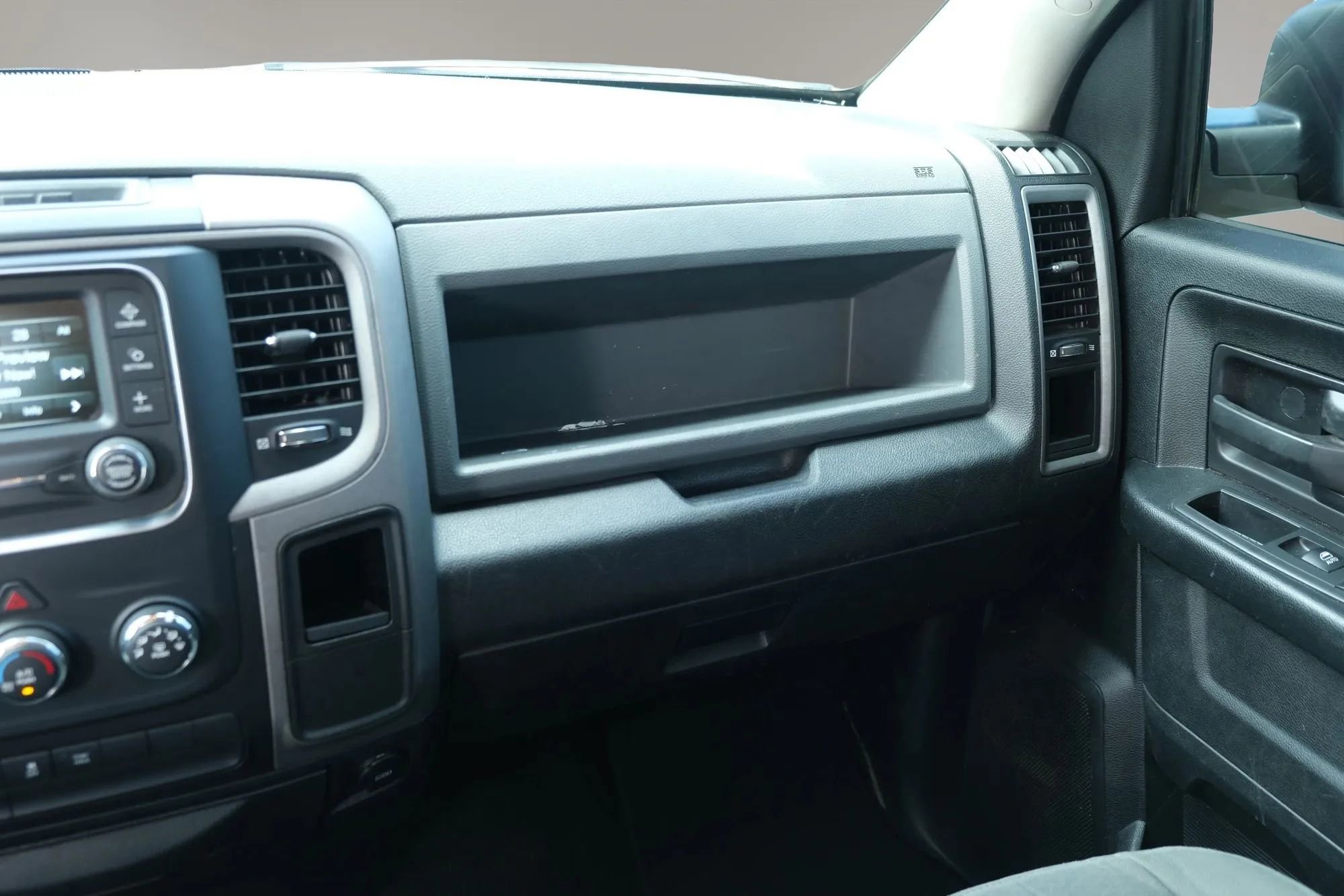 Used 2017 RAM 1500 Express w/ Express Value Package image 24