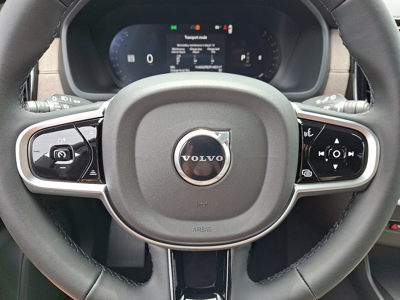 New 2026 Volvo XC90 B6 Plus w/ Protection Package Premier image 11