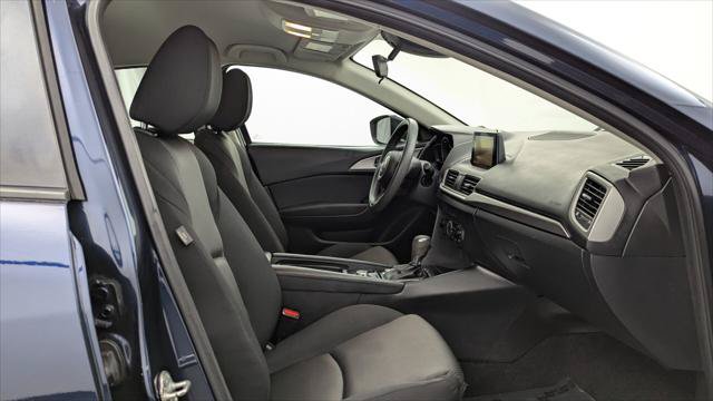 Used 2018 MAZDA MAZDA3 Sport FWD image 19