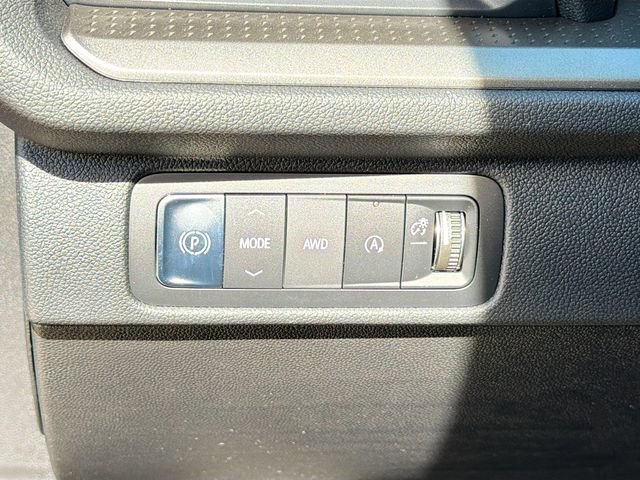 New 2026 Chevrolet Traverse LT w/ Sun and Wheel Package AWD/4WD image 11