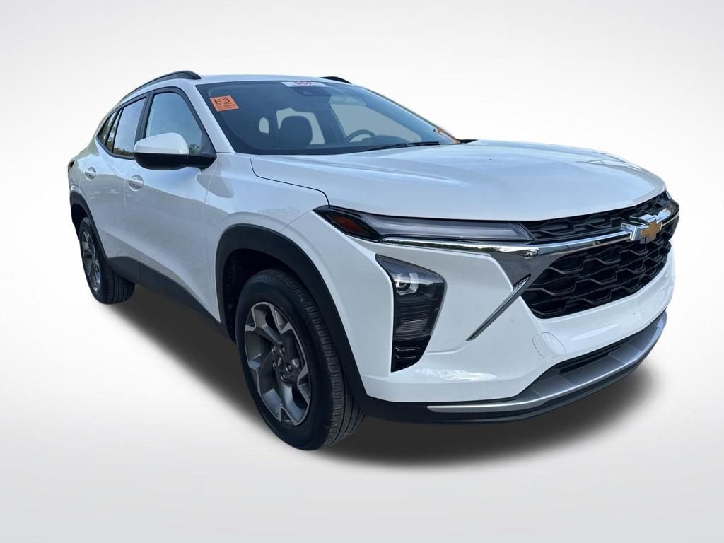 Used 2025 Chevrolet Trax LT image 10