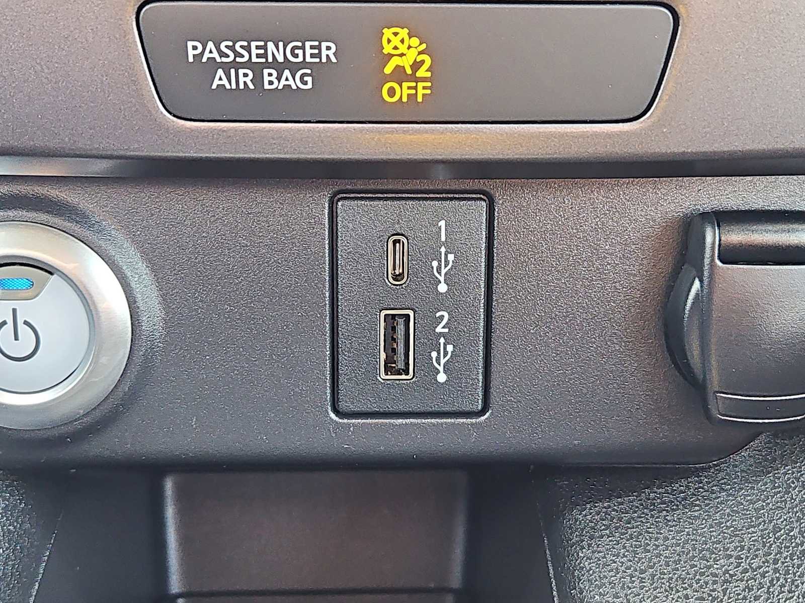 Used 2022 Nissan Leaf S image 16