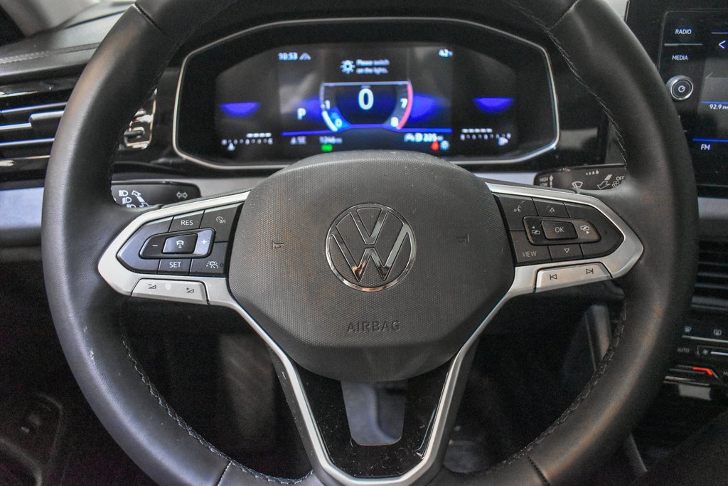 Used 2025 Volkswagen Jetta SE image 12