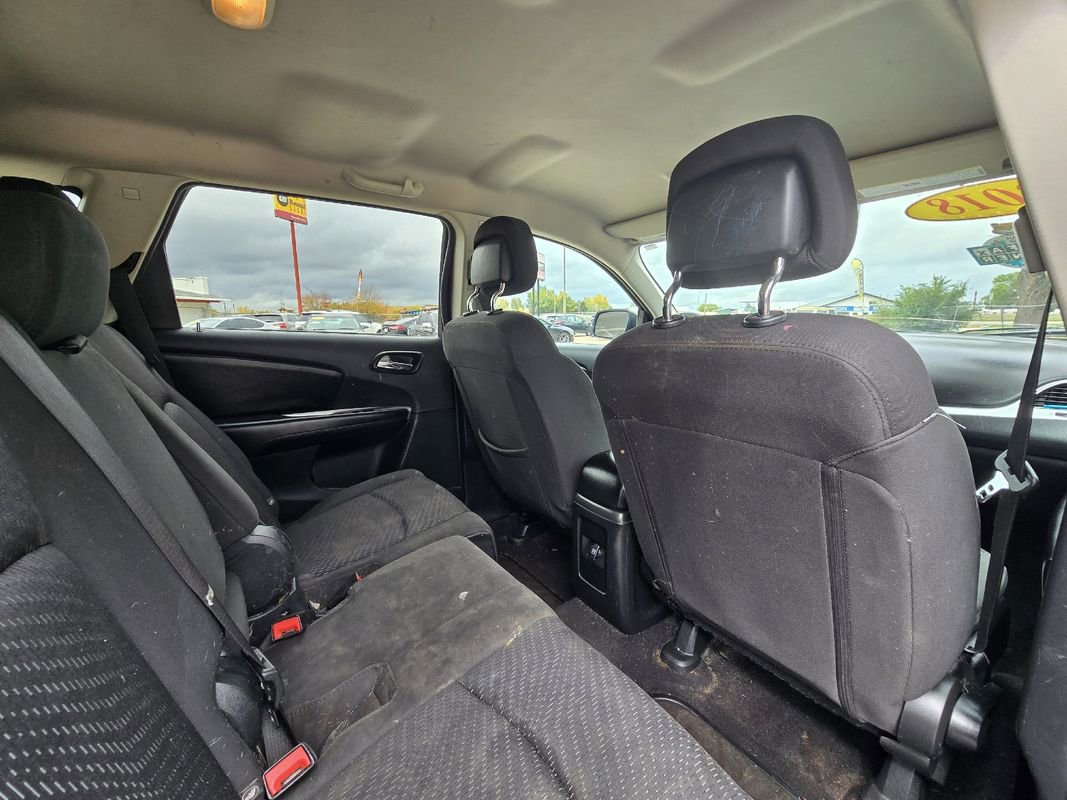 Used 2018 Dodge Journey SE image 17