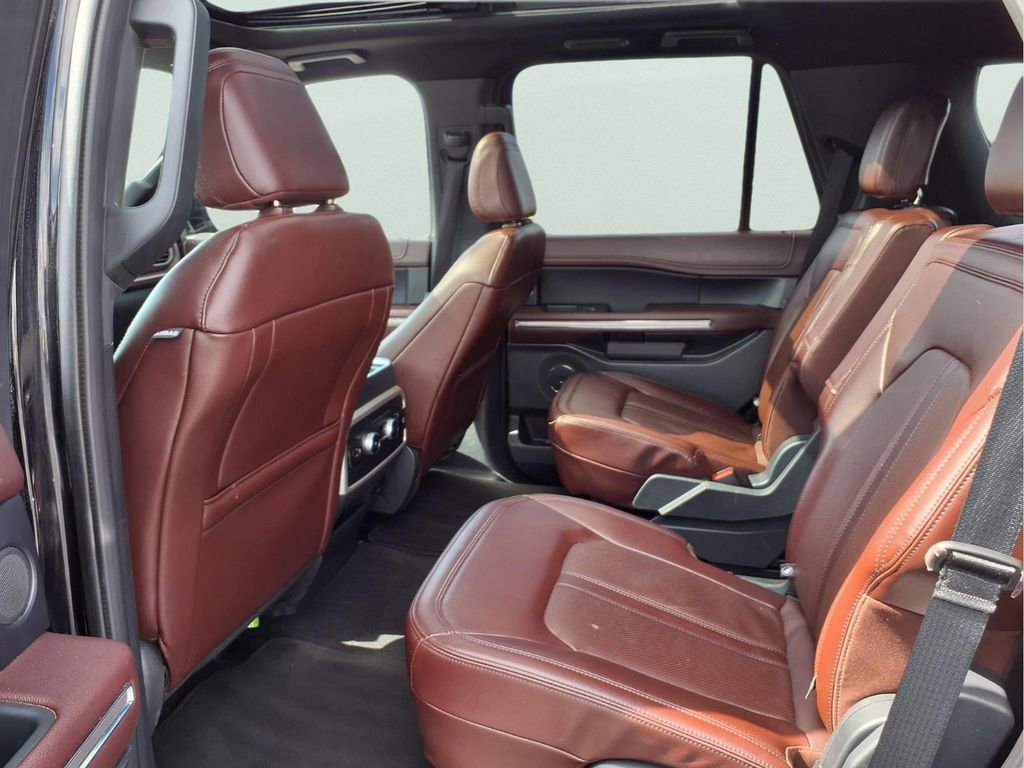 Used 2023 Ford Expedition Limited image 22