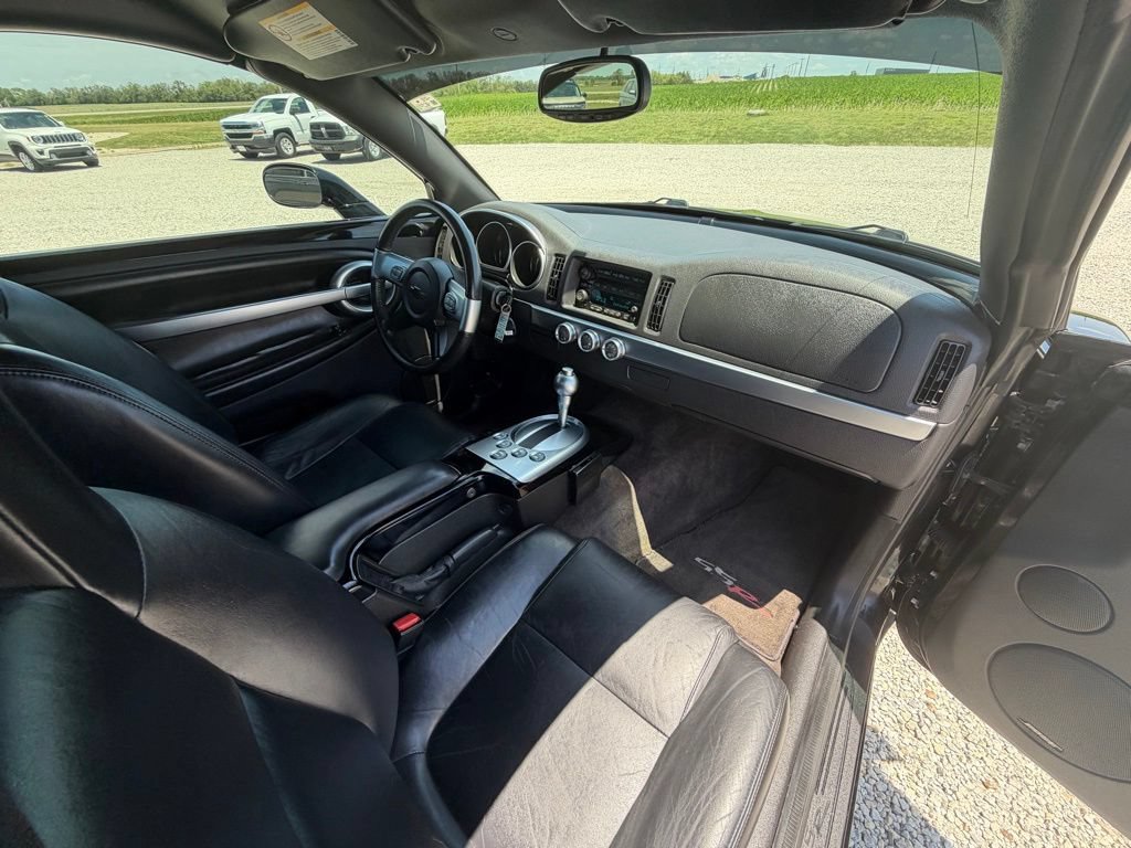 Used 2003 Chevrolet SSR w/ Preferred Equipment Group RWD image 23