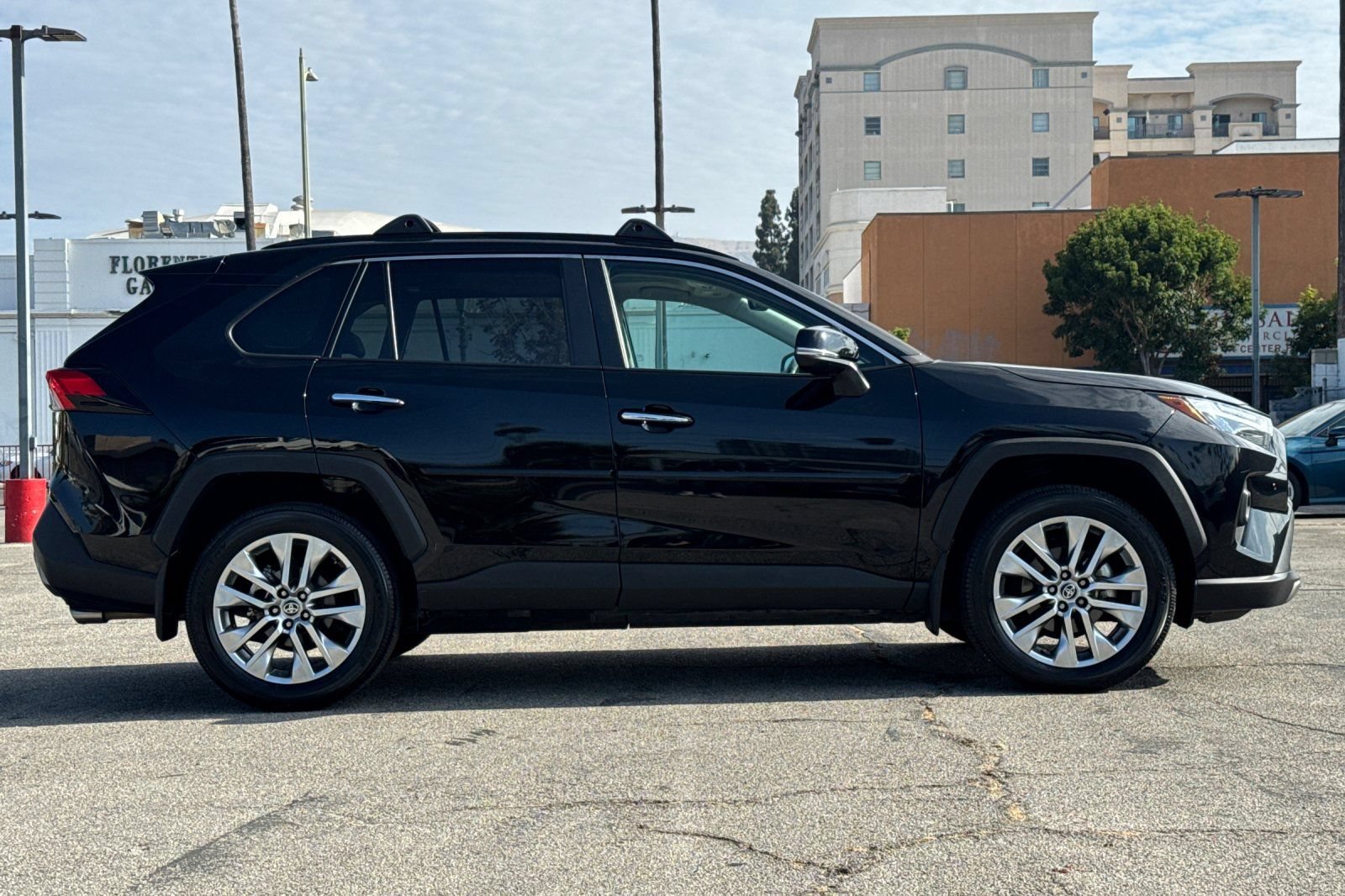 Certified 2025 Toyota RAV4 Limited FWD image 3