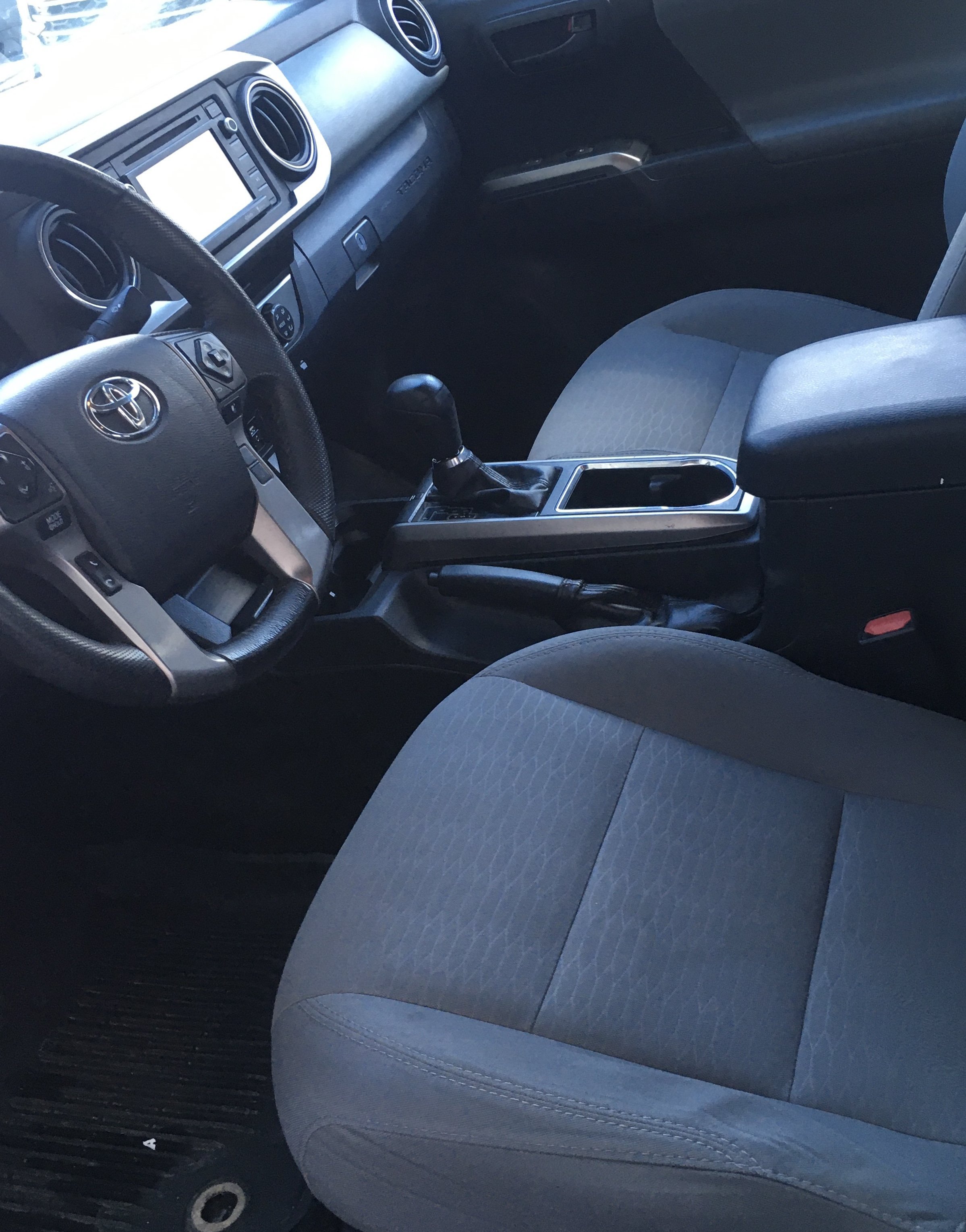 Used 2019 Toyota Tacoma SR5 AWD/4WD image 8