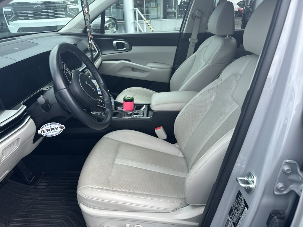 Used 2024 Kia Sorento S w/ Panoramic Sunroof Package FWD image 7