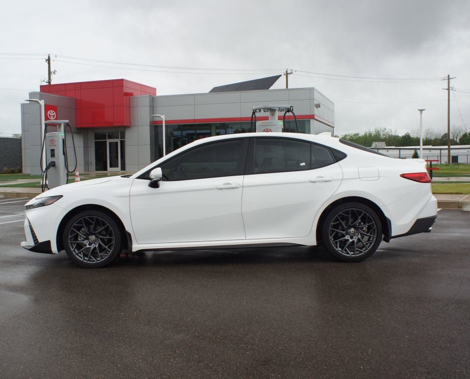 Used 2025 Toyota Camry SE w/ Convenience Package AWD/4WD image 12