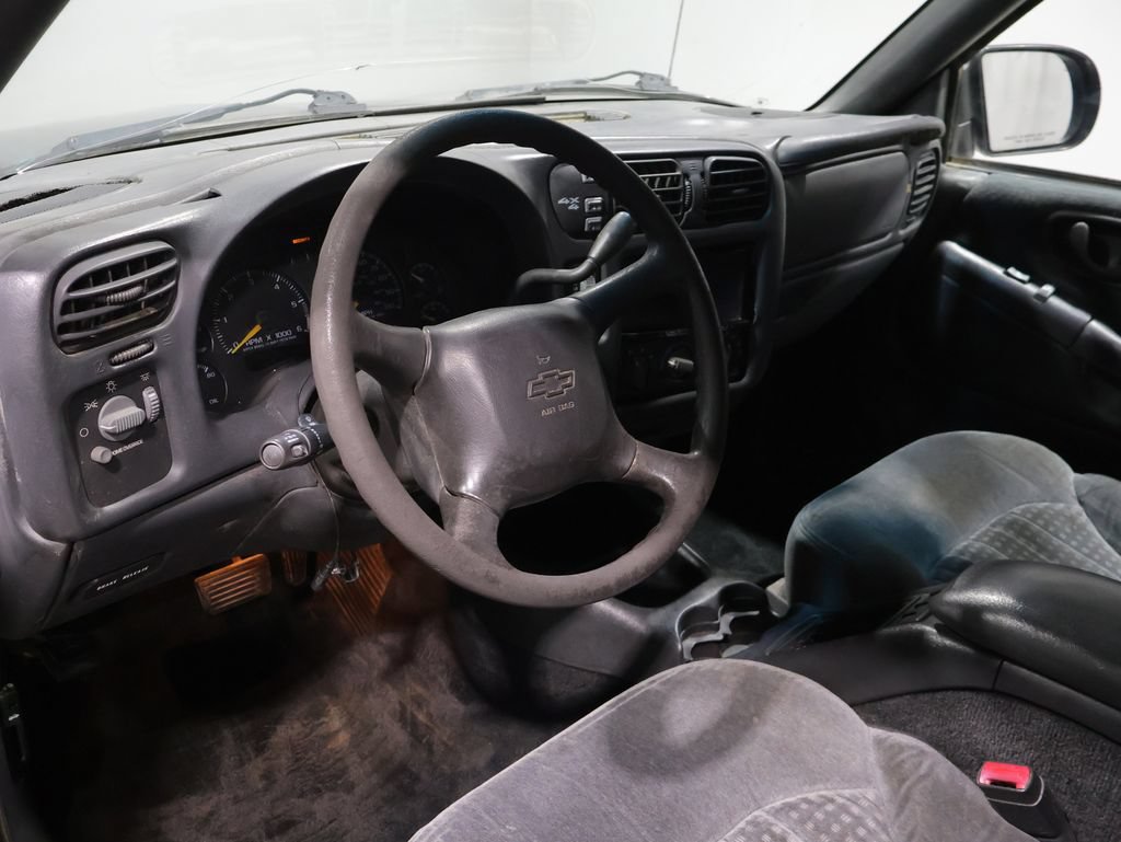 Used 2000 Chevrolet Blazer LS w/ LS Preferred Equipment Group AWD/4WD image 14