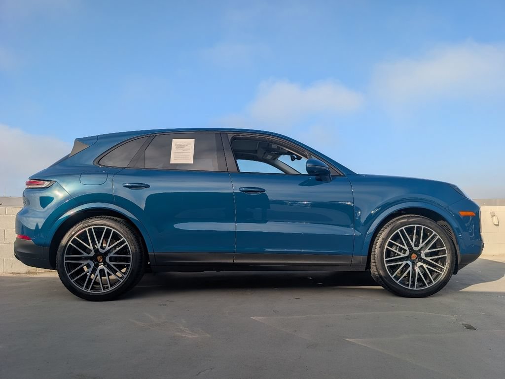 Certified 2025 Porsche Cayenne AWD/4WD image 24