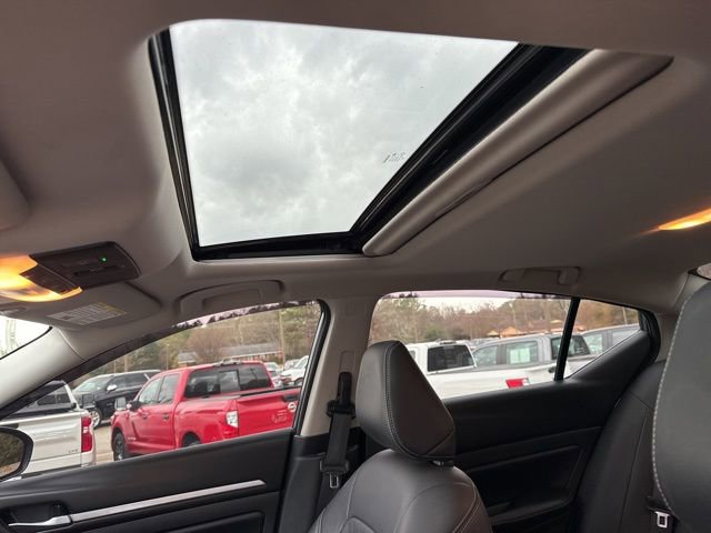 Used 2024 Nissan Altima 2.5 SL AWD/4WD image 14