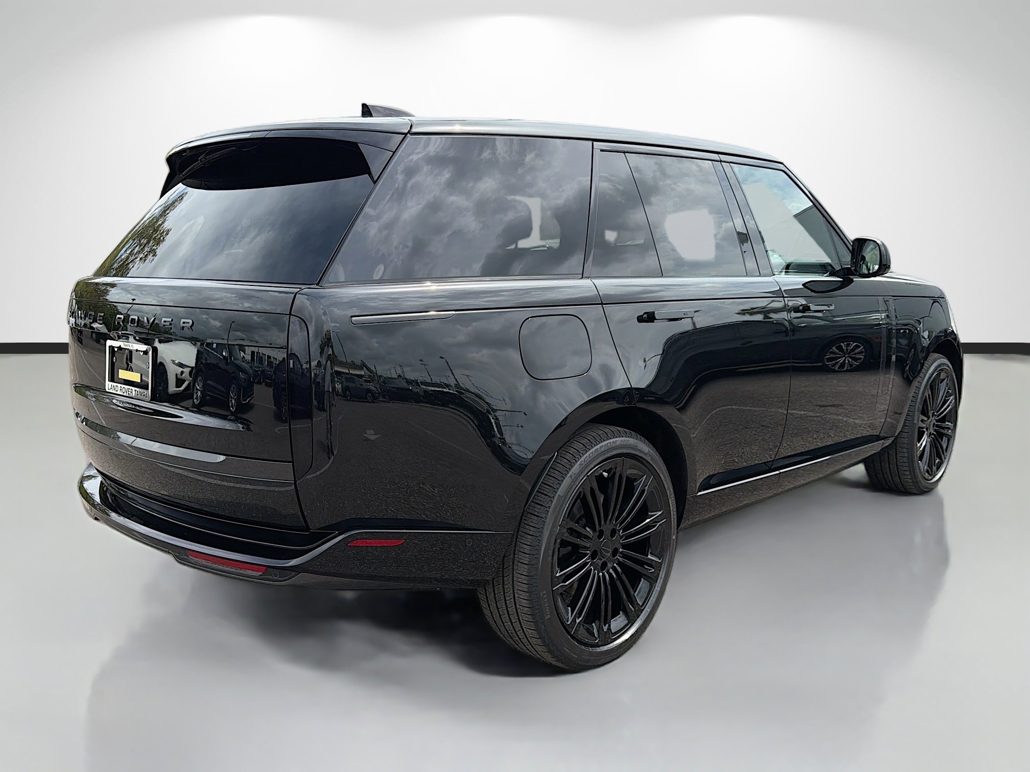 New 2026 Land Rover Range Rover SE image 5