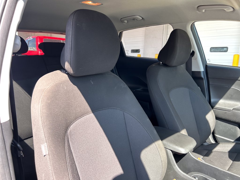 Used 2025 Hyundai Kona SEL FWD image 14