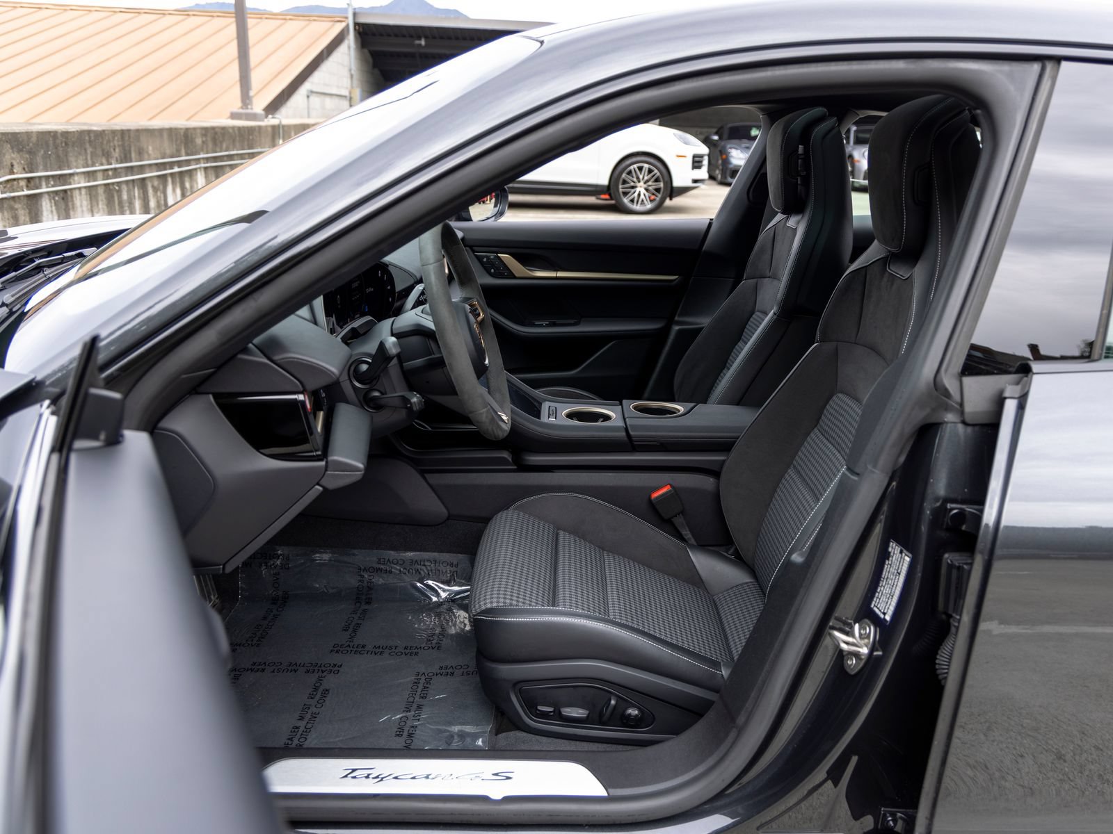 Certified 2025 Porsche Taycan 4S AWD/4WD image 24