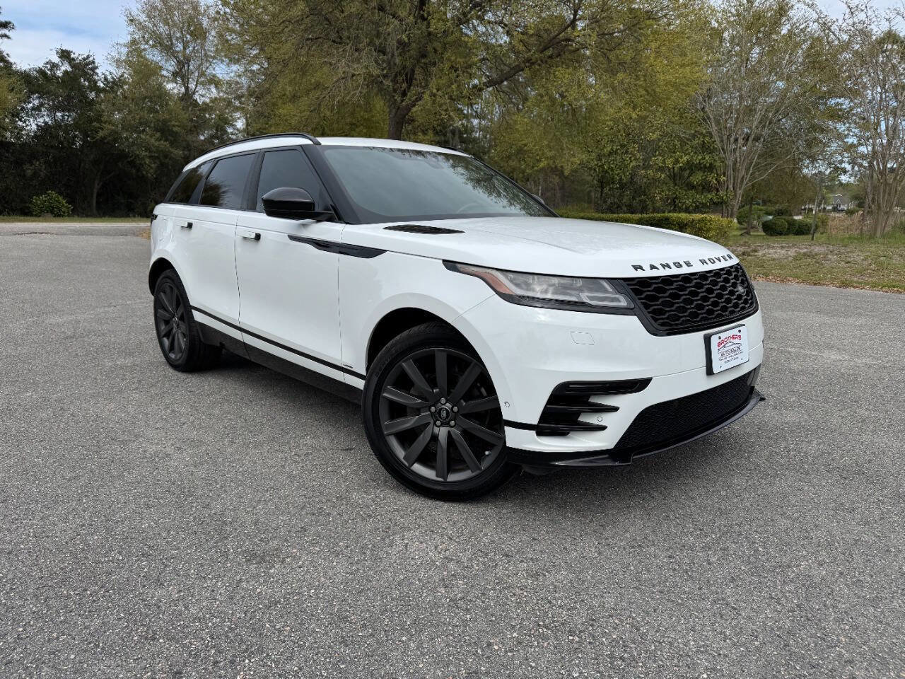 Used 2018 Land Rover Range Rover Velar R-Dynamic HSE image 8