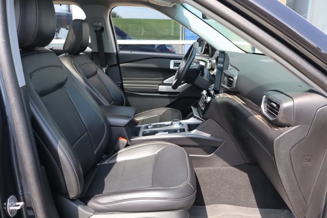 Certified 2024 Ford Explorer Limited w/ Limited Technology Package AWD/4WD image 41
