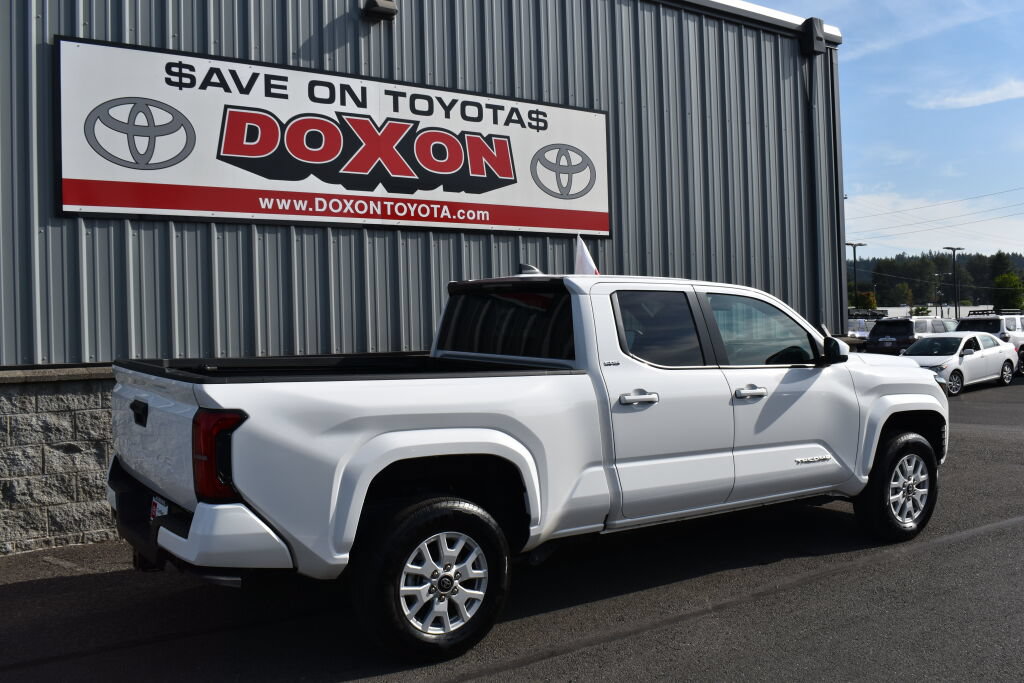 Certified 2025 Toyota Tacoma SR5 AWD/4WD image 5